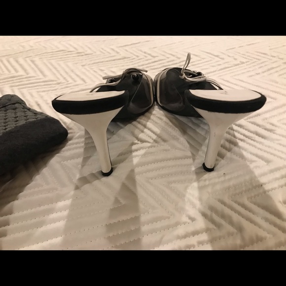 Woman’s Aldo open toe high heels black/white 6.5 - Picture 3 of 4